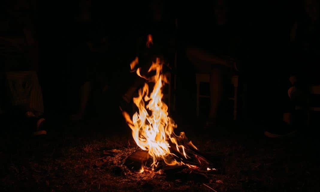 Rozpalanie ognisk w Ozorkowie: Zasady bezpiecznego grillowania dla mieszkańców